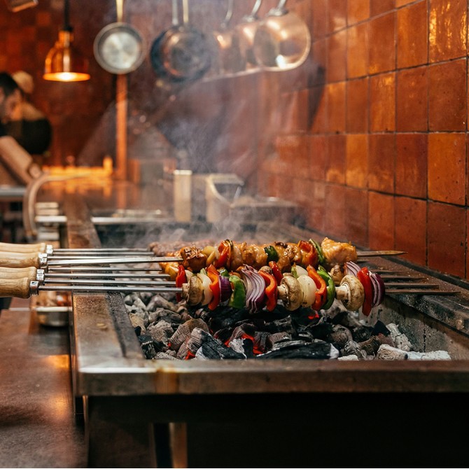 BBQ Skewer 24'' 4mm With Wood Handle BARBECUE image